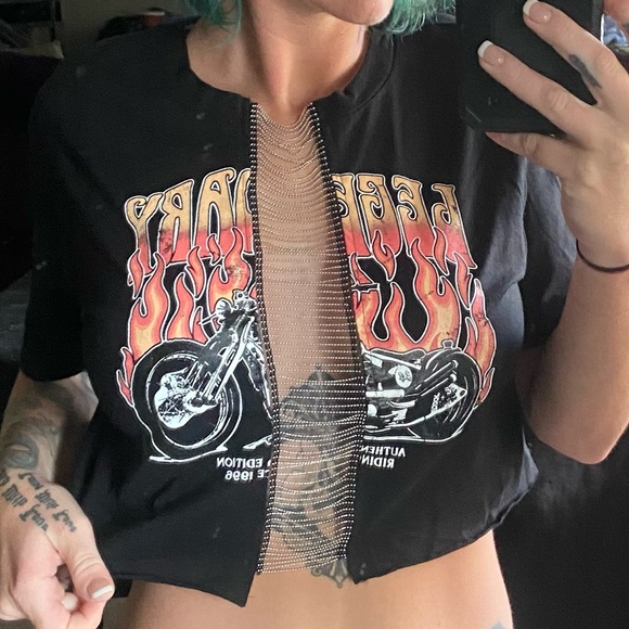 Legendary motorcycle Harley crop top with chains - Picture 6 of 7